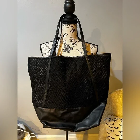 Victoria's Secret Black and Pink Tote - Picture 2 of 3